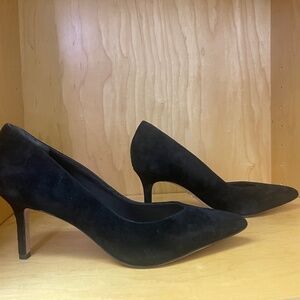 Veronica Beard Black Lisa Suede Pumps - Size 8M - worn once